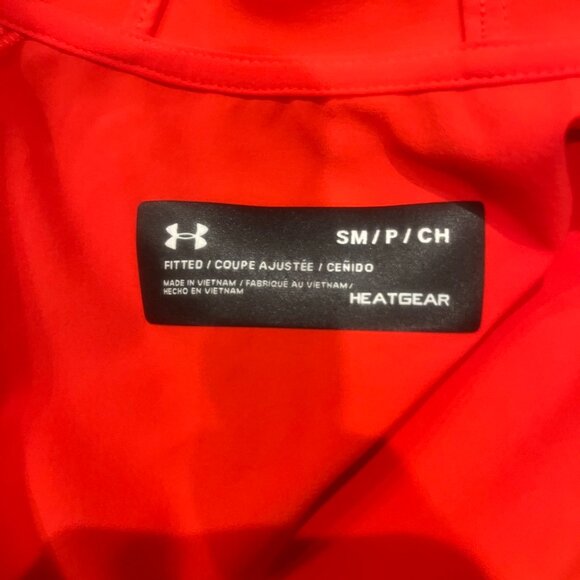 Underarmour fitted Heatgear rain jacket Sz small - Picture 2 of 3